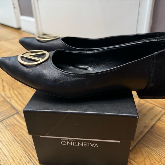Valentino Made in Italy. Used gentle . Size 7 - Picture 3 of 4